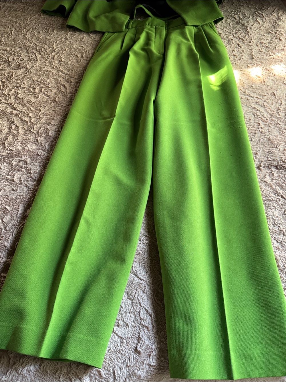 Zara women’s Double-Breasted Suit in Lime Green - Picture 6 of 12